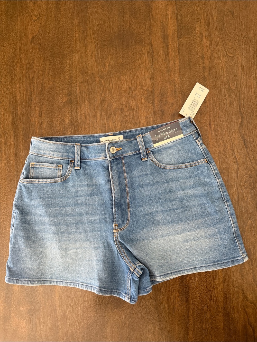 NWT Abercrombie & Fitch The Mom Shirt Ultra High-Rise Jean Shorts 29/8